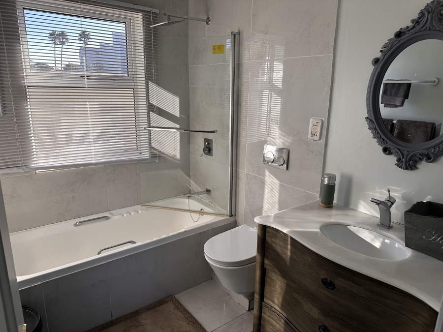To Let 1 Bedroom Property for Rent in Illovo Gauteng