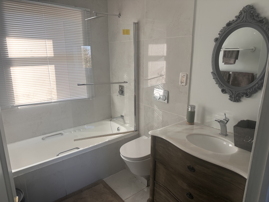 To Let 1 Bedroom Property for Rent in Illovo Gauteng