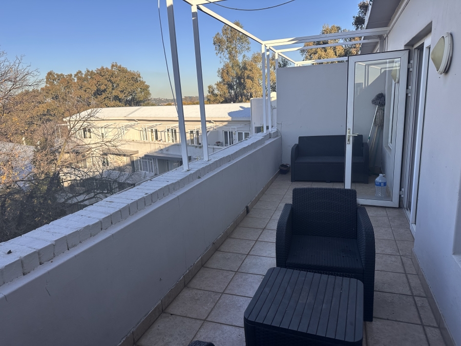 To Let 1 Bedroom Property for Rent in Illovo Gauteng