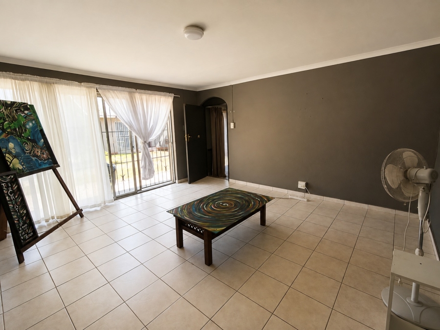 5 Bedroom Property for Sale in Brackendowns Gauteng