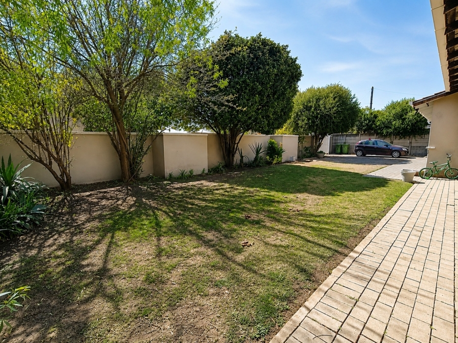 5 Bedroom Property for Sale in Brackendowns Gauteng