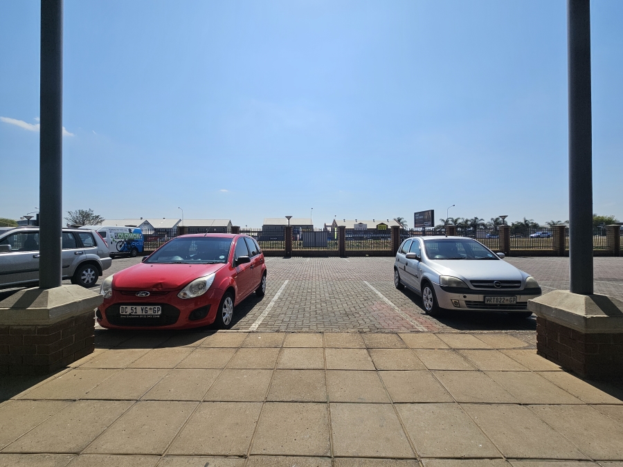 To Let Commercial Property for Rent in Hennopspark Gauteng