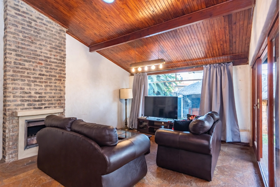 5 Bedroom Property for Sale in Clubview Gauteng
