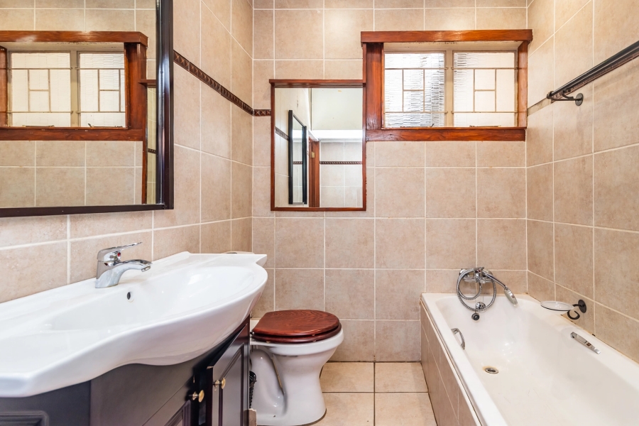 5 Bedroom Property for Sale in Clubview Gauteng