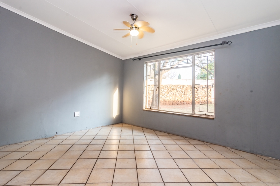 5 Bedroom Property for Sale in Clubview Gauteng