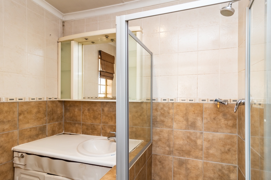 5 Bedroom Property for Sale in Clubview Gauteng