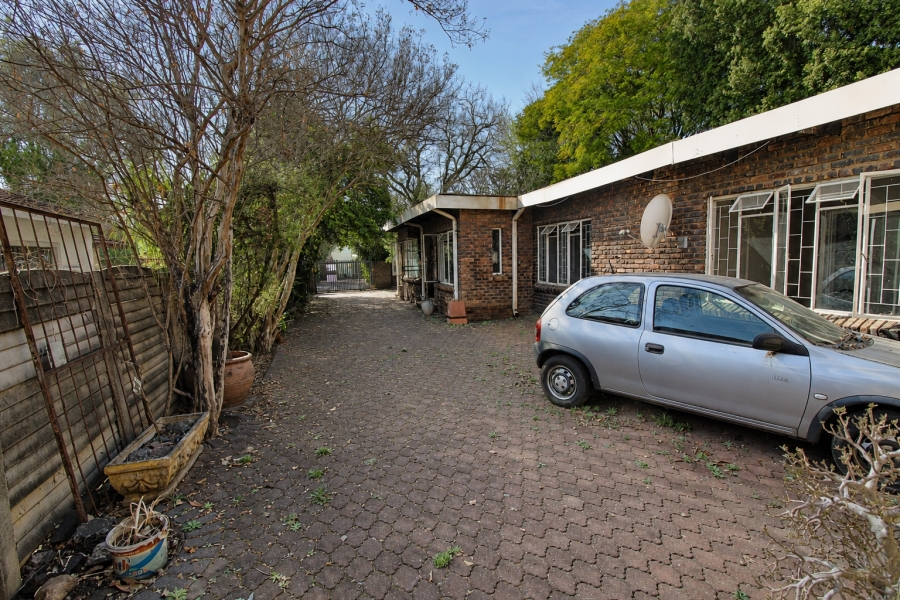 6 Bedroom Property for Sale in Wonderboom South Gauteng