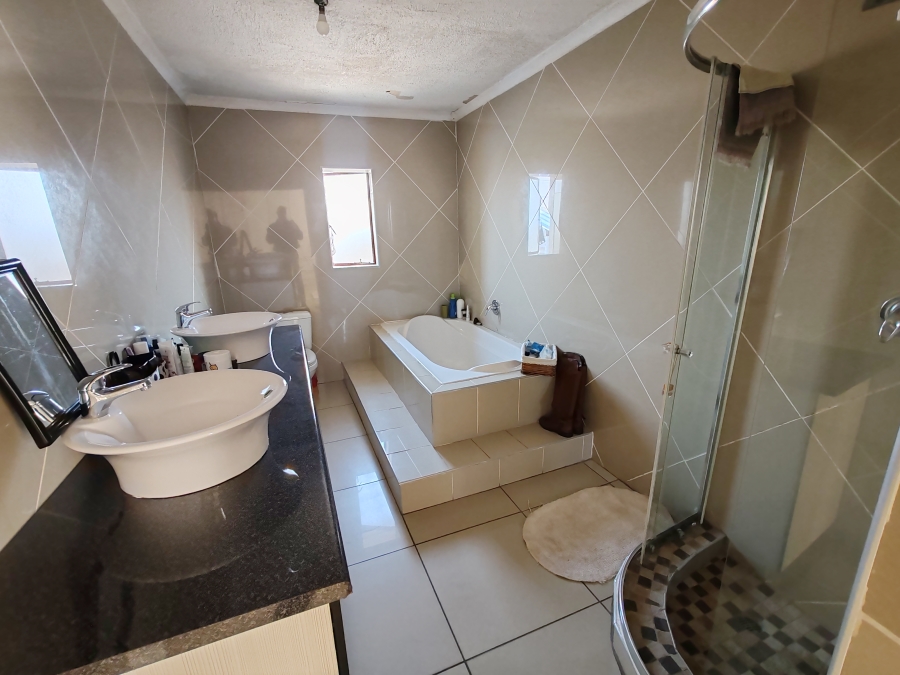 3 Bedroom Property for Sale in Philip Nel Park Gauteng