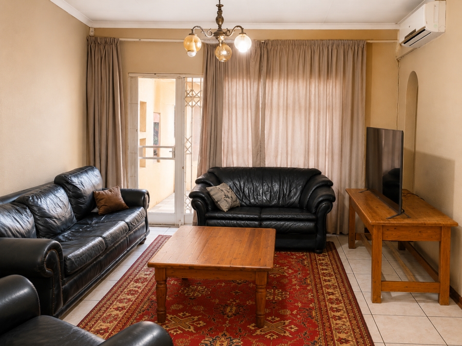 To Let 4 Bedroom Property for Rent in Golf Park Gauteng