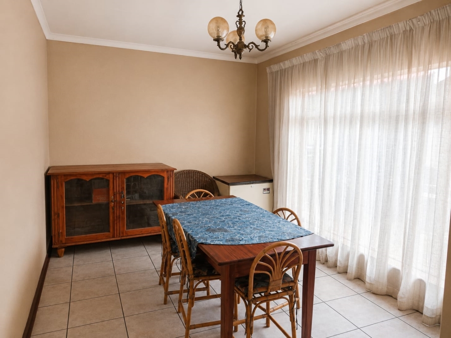 To Let 4 Bedroom Property for Rent in Golf Park Gauteng