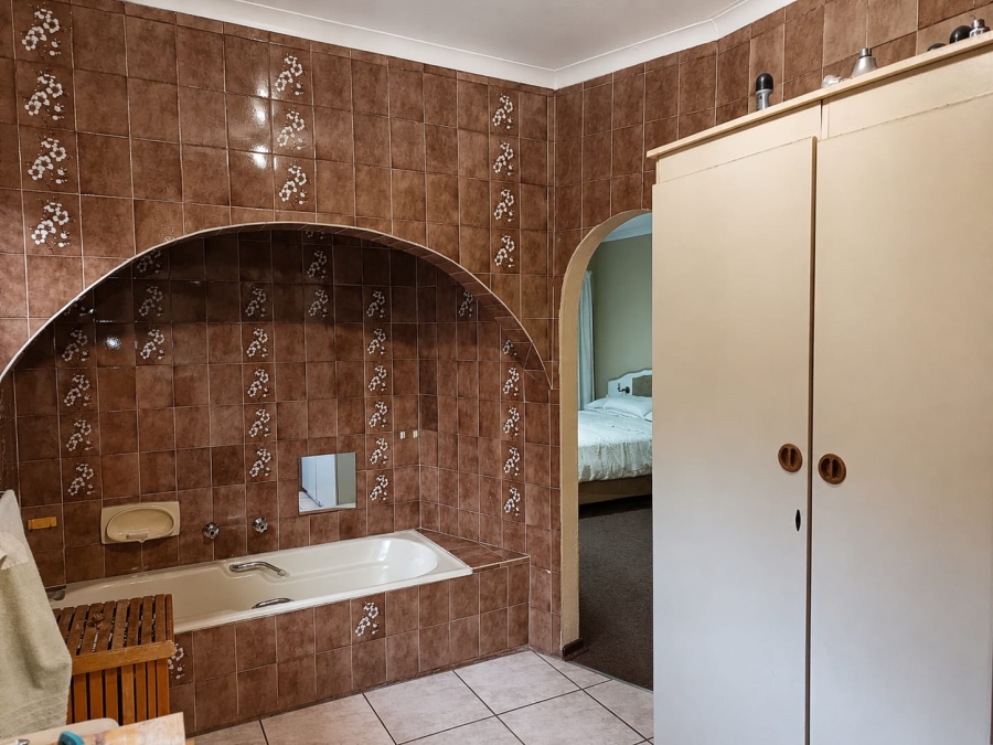 To Let 4 Bedroom Property for Rent in Golf Park Gauteng