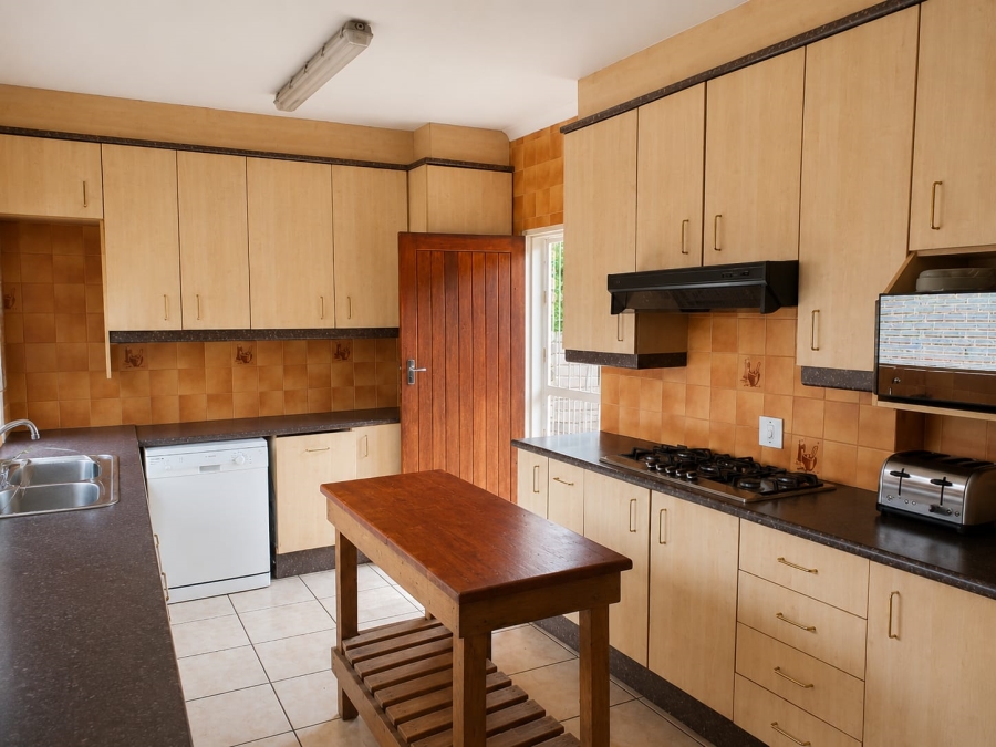 To Let 4 Bedroom Property for Rent in Golf Park Gauteng
