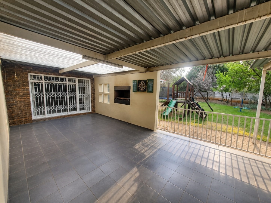 To Let 4 Bedroom Property for Rent in Golf Park Gauteng