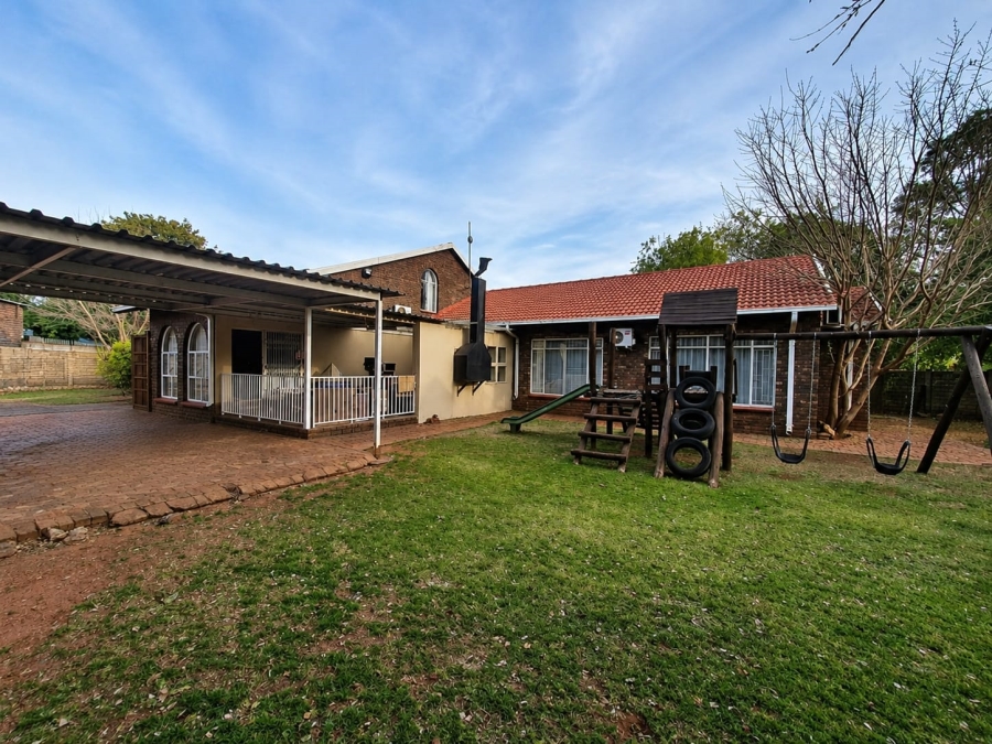 To Let 4 Bedroom Property for Rent in Golf Park Gauteng