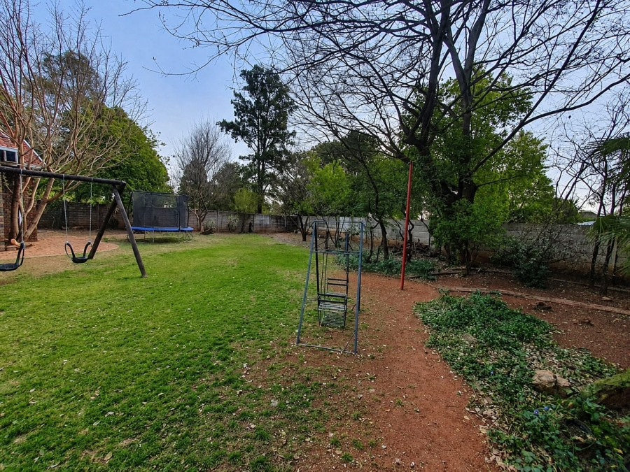 To Let 4 Bedroom Property for Rent in Golf Park Gauteng