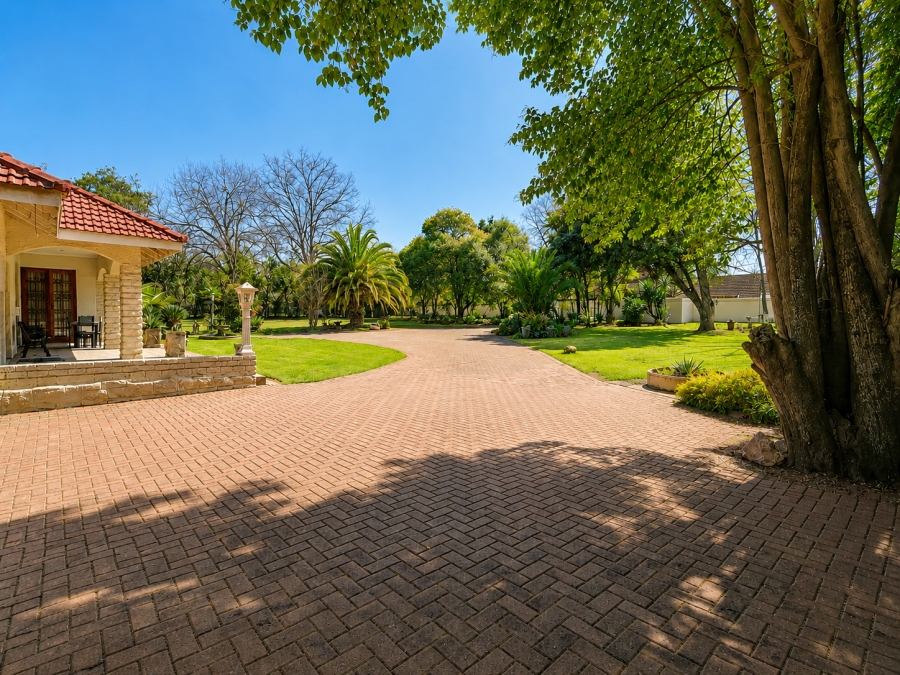4 Bedroom Property for Sale in Three Rivers Gauteng