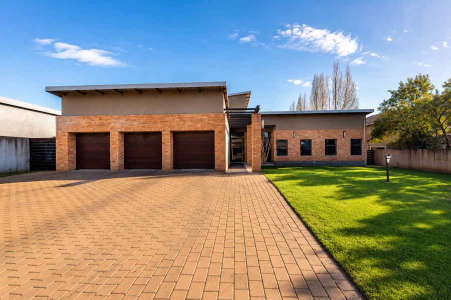 4 Bedroom Property for Sale in Silverwoods Country Estate Gauteng
