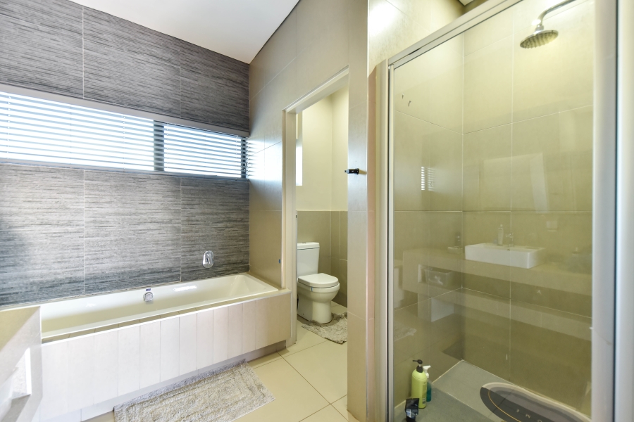 4 Bedroom Property for Sale in Silverwoods Country Estate Gauteng