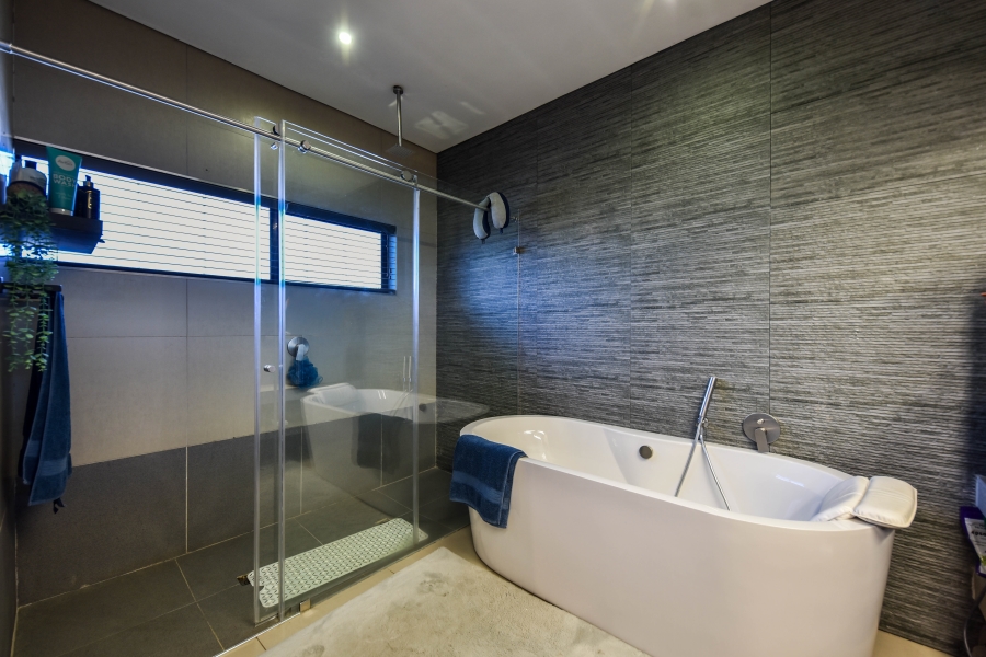 4 Bedroom Property for Sale in Silverwoods Country Estate Gauteng