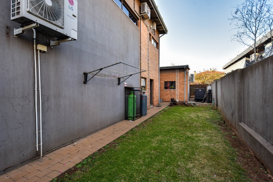 4 Bedroom Property for Sale in Silverwoods Country Estate Gauteng
