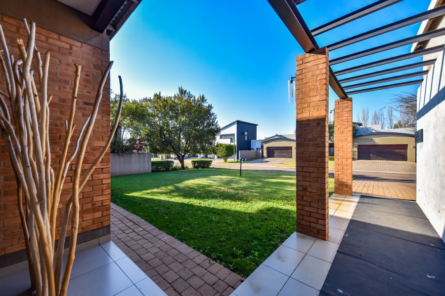 4 Bedroom Property for Sale in Silverwoods Country Estate Gauteng