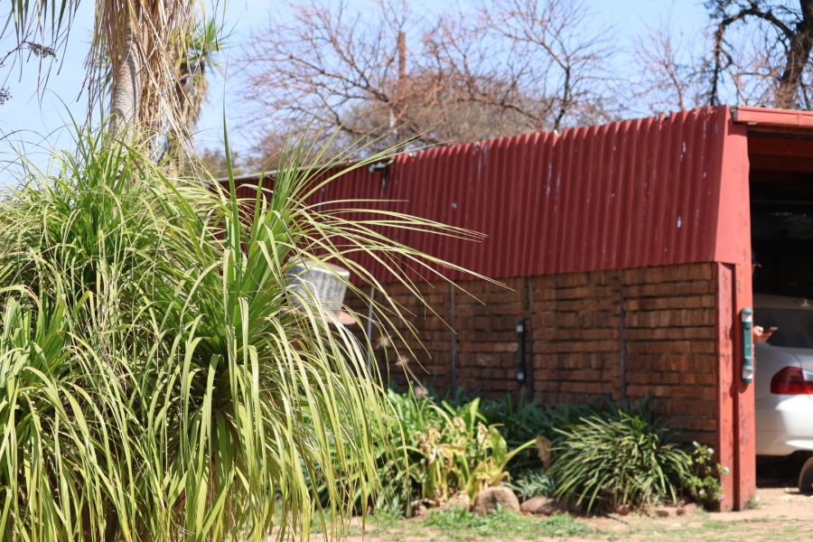 5 Bedroom Property for Sale in Kameelfontein Gauteng