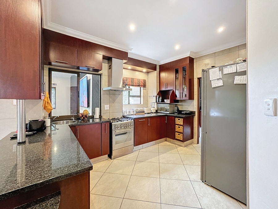To Let 4 Bedroom Property for Rent in Leeuwenhof Estate Gauteng