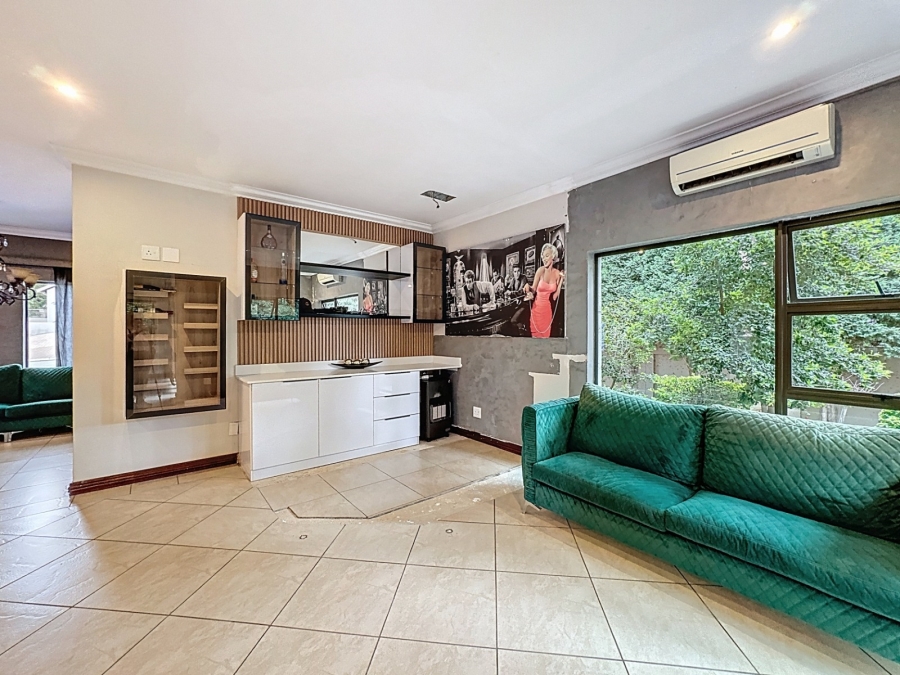 To Let 4 Bedroom Property for Rent in Leeuwenhof Estate Gauteng