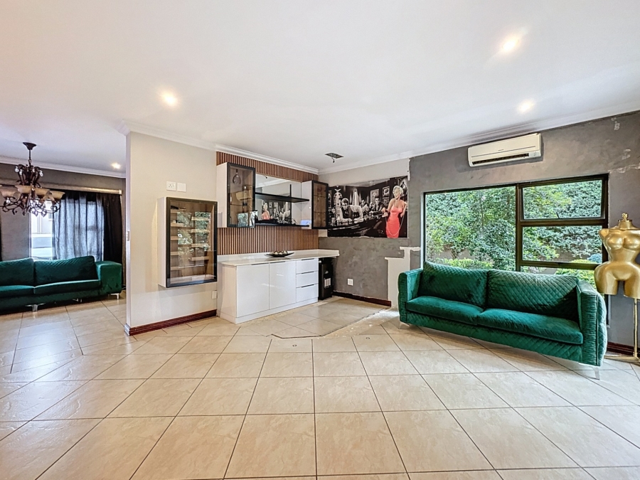 To Let 4 Bedroom Property for Rent in Leeuwenhof Estate Gauteng