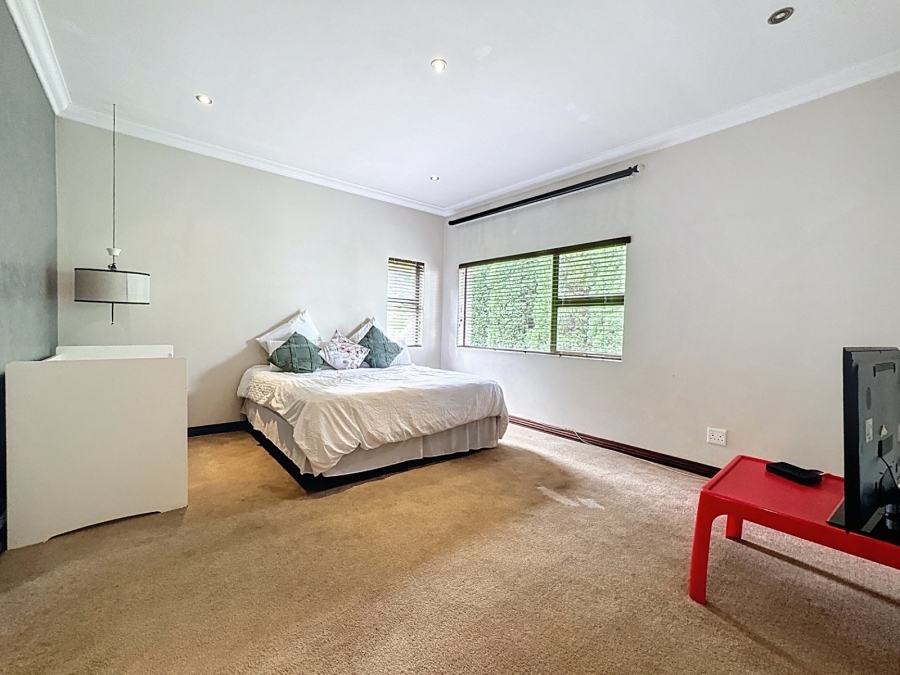 To Let 4 Bedroom Property for Rent in Leeuwenhof Estate Gauteng