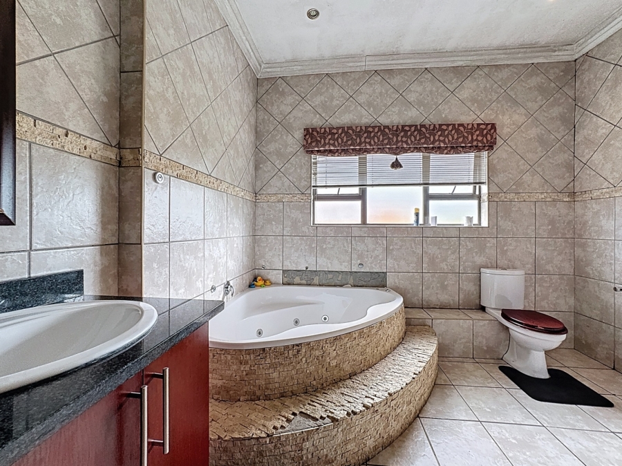To Let 4 Bedroom Property for Rent in Leeuwenhof Estate Gauteng