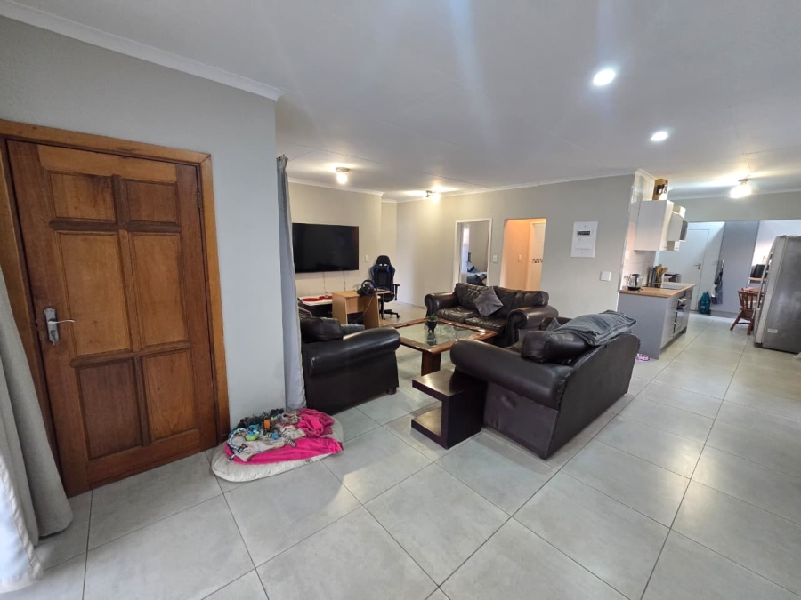 To Let 2 Bedroom Property for Rent in Three Rivers Proper Gauteng