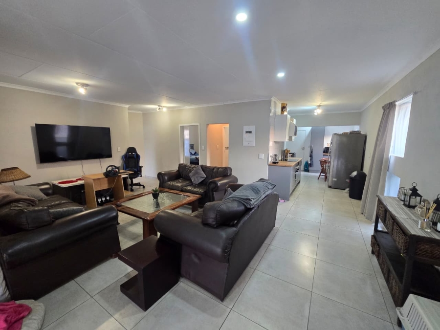 To Let 2 Bedroom Property for Rent in Three Rivers Proper Gauteng