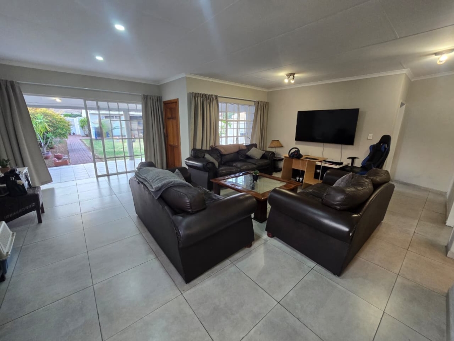 To Let 2 Bedroom Property for Rent in Three Rivers Proper Gauteng