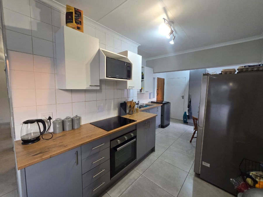 To Let 2 Bedroom Property for Rent in Three Rivers Proper Gauteng