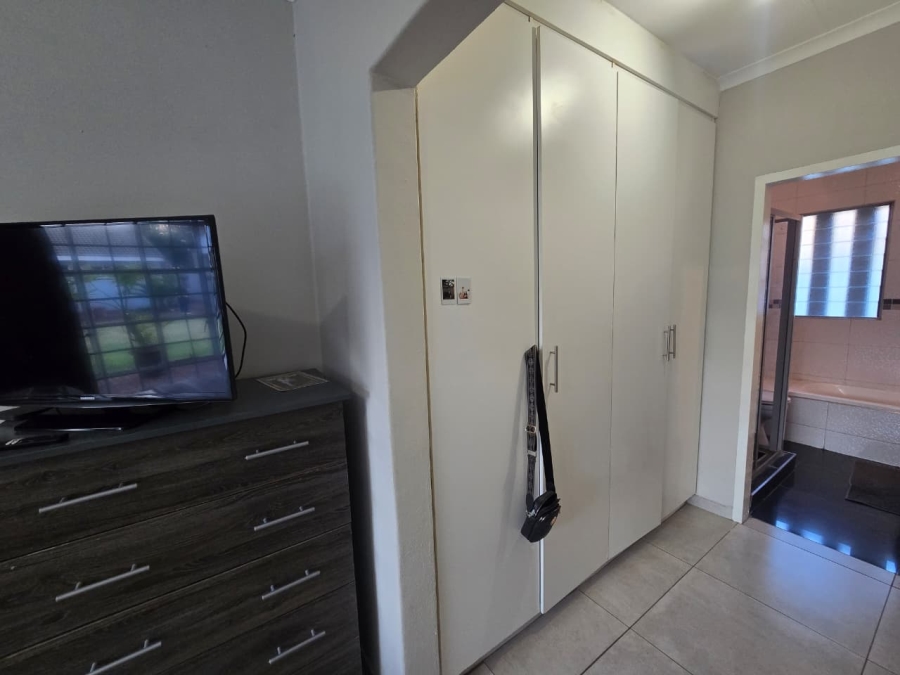 To Let 2 Bedroom Property for Rent in Three Rivers Proper Gauteng