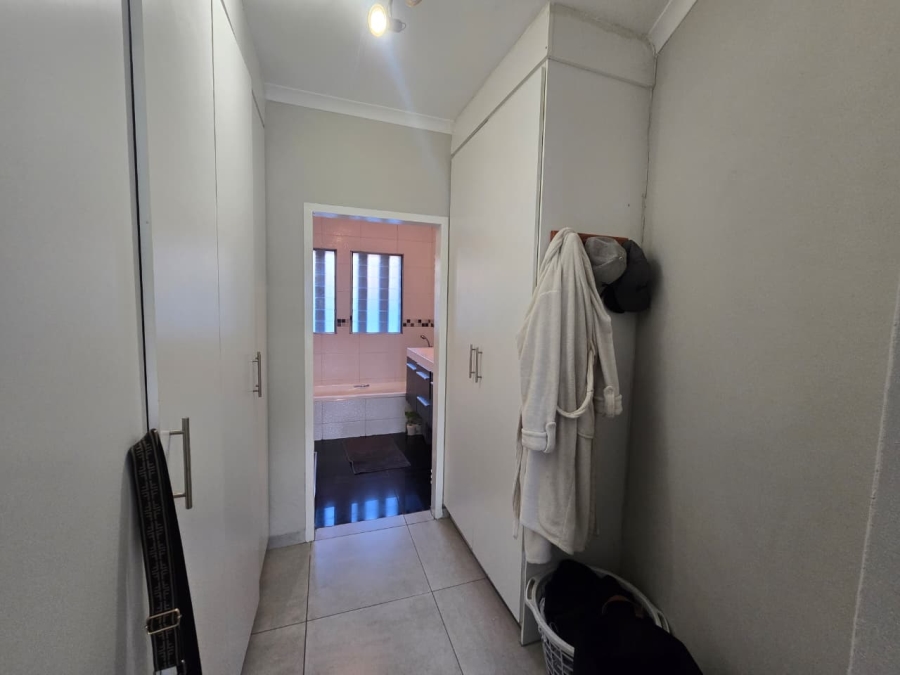 To Let 2 Bedroom Property for Rent in Three Rivers Proper Gauteng