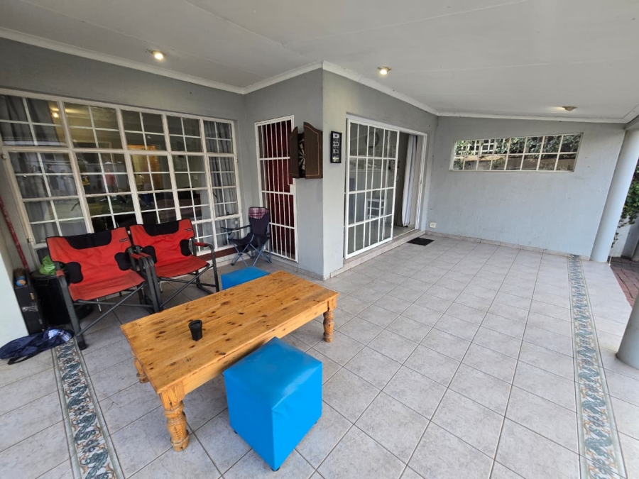 To Let 2 Bedroom Property for Rent in Three Rivers Proper Gauteng
