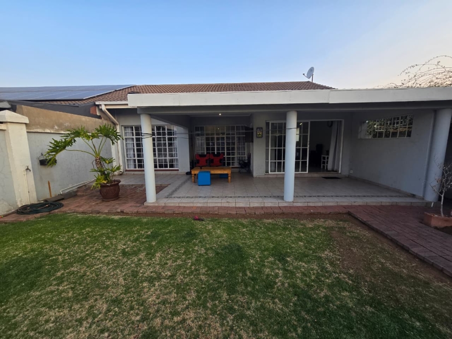 To Let 2 Bedroom Property for Rent in Three Rivers Proper Gauteng