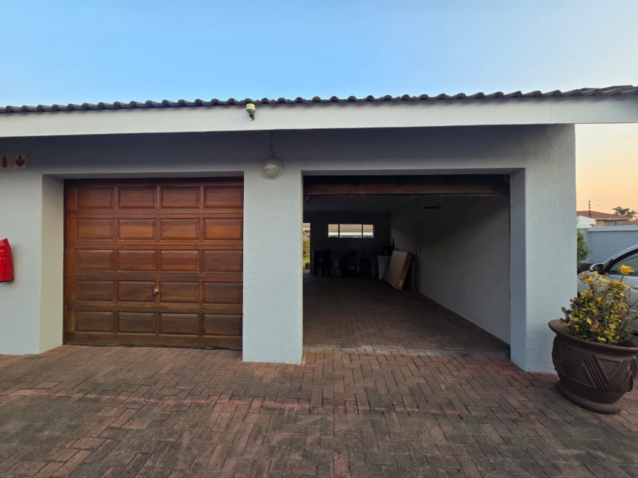 To Let 2 Bedroom Property for Rent in Three Rivers Proper Gauteng