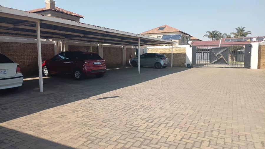 2 Bedroom Property for Sale in Sonneveld Gauteng