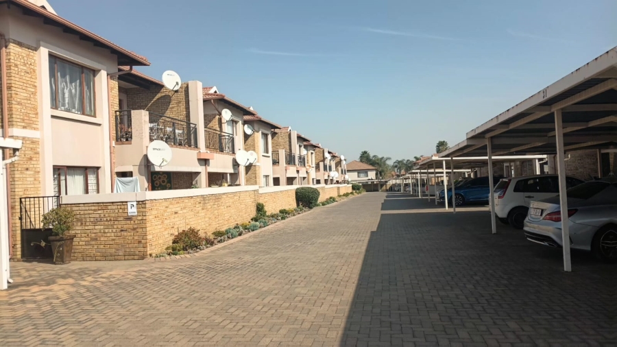2 Bedroom Property for Sale in Sonneveld Gauteng