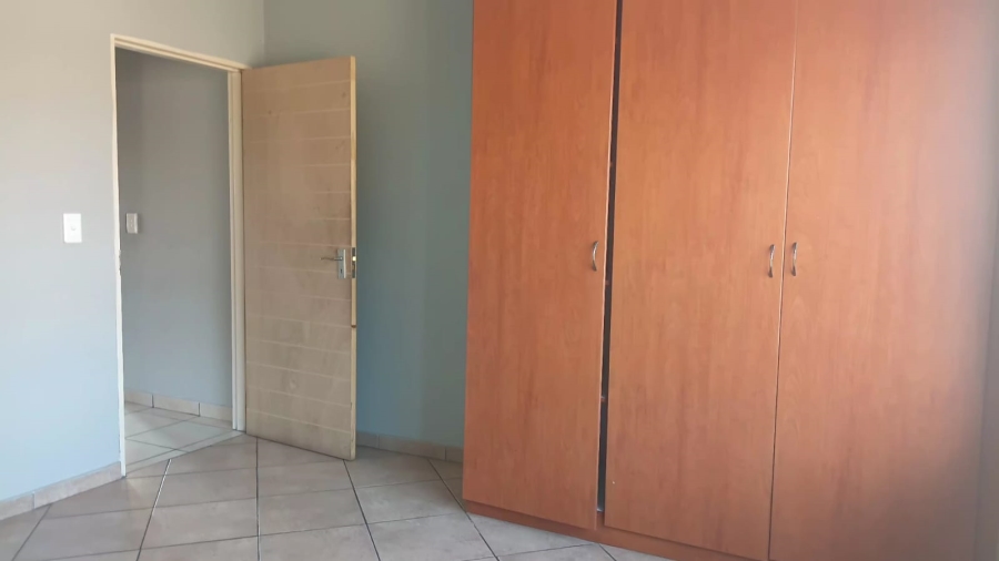 2 Bedroom Property for Sale in Sonneveld Gauteng