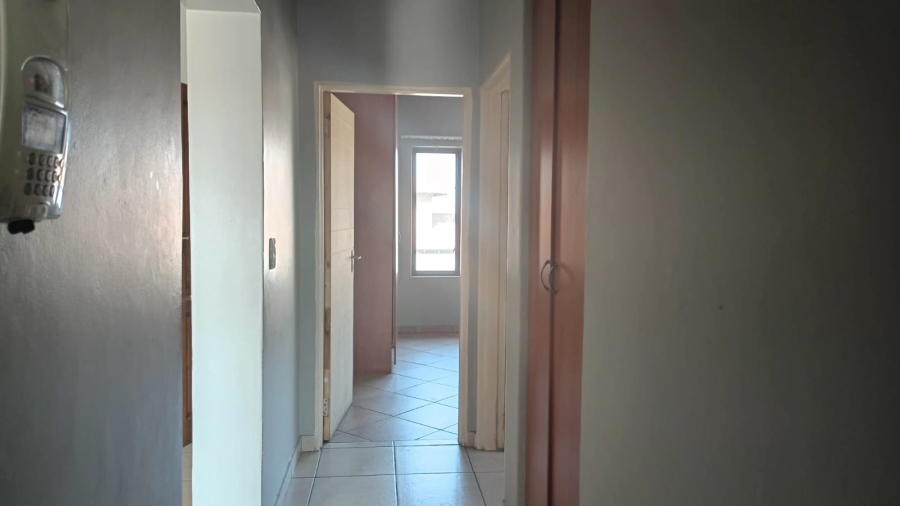 2 Bedroom Property for Sale in Sonneveld Gauteng