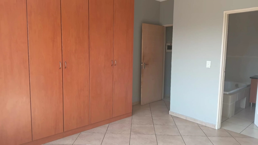 2 Bedroom Property for Sale in Sonneveld Gauteng