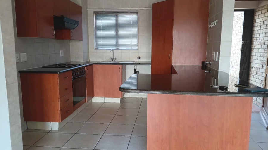2 Bedroom Property for Sale in Sonneveld Gauteng