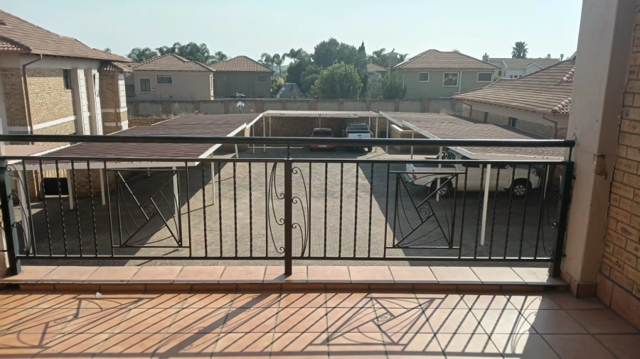 2 Bedroom Property for Sale in Sonneveld Gauteng