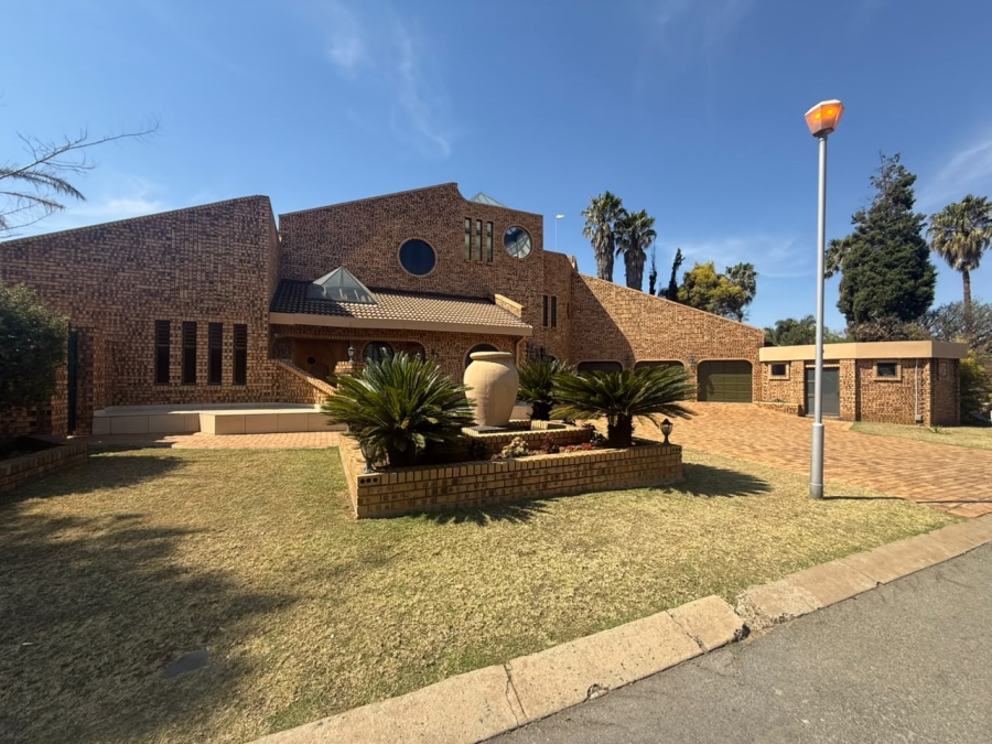 6 Bedroom Property for Sale in Sunward Park Gauteng