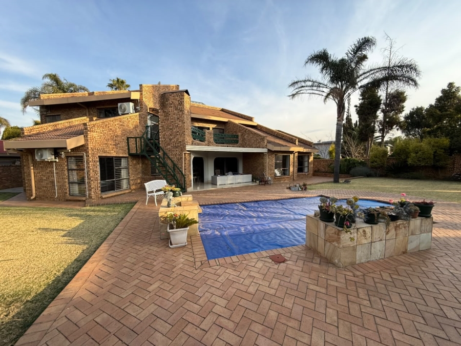 6 Bedroom Property for Sale in Sunward Park Gauteng