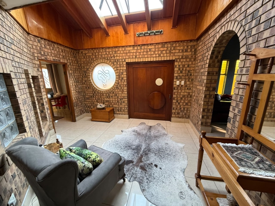6 Bedroom Property for Sale in Sunward Park Gauteng